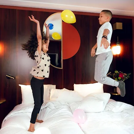 Nest Paris La Defense - Mgallery Collection ホテル ピュトー