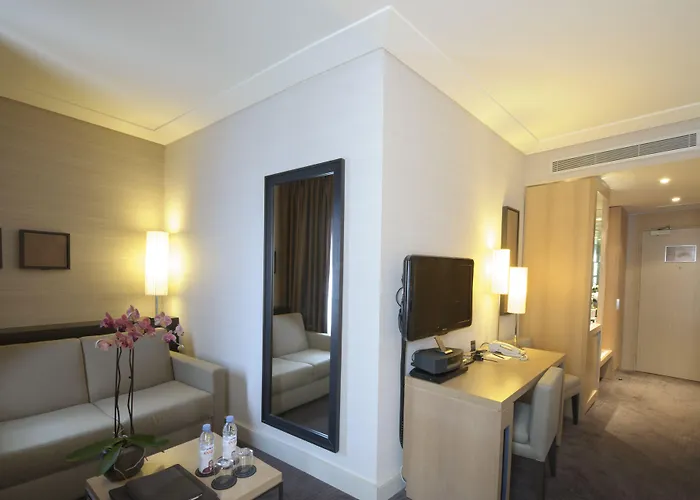 Nest Paris La Defense - Mgallery Collection Hotel 5*